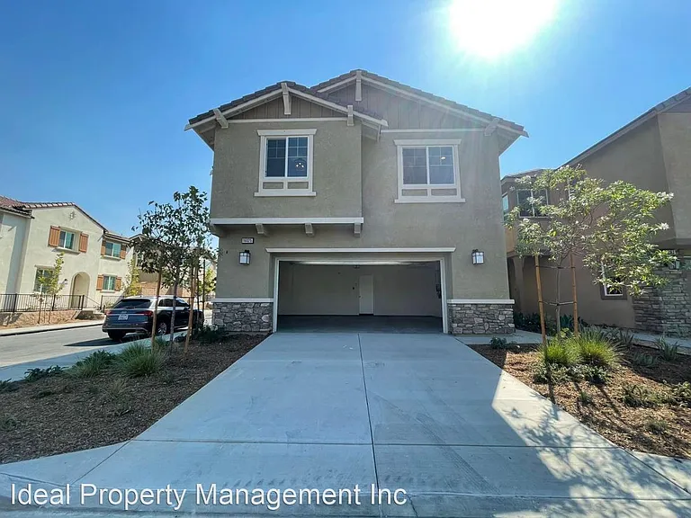 16025 Symphony Ln — Photo 4