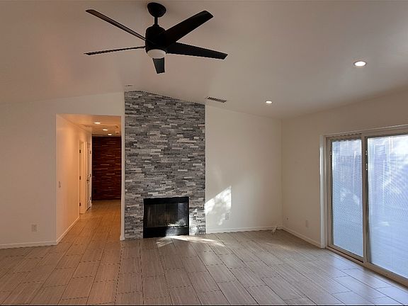 3rd image of 52870 Avenida Herrera