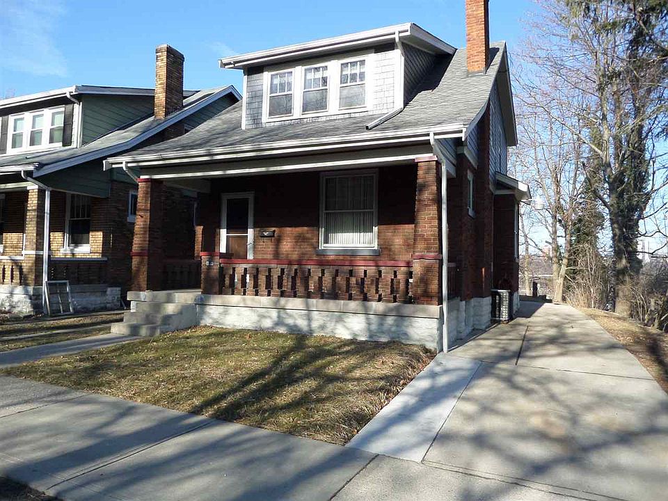 1st image of 213 10th Ave