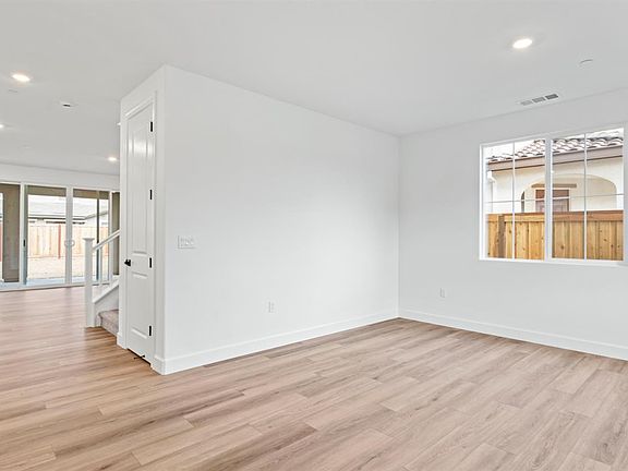 4th image of 2651 Hamilton Drive