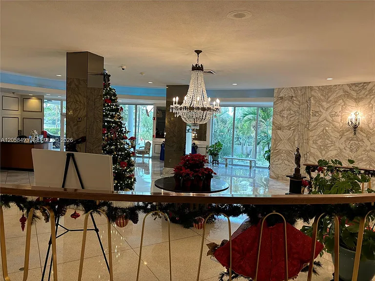5255 Collins Ave #6J — Photo 17