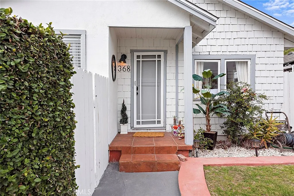 2 bed, 1000 sqft, $6,495 — Photo 2