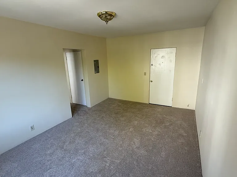 Shannon Apartments — Photo 20