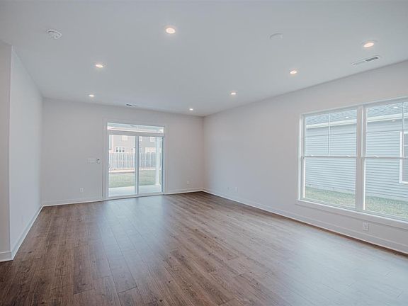 3rd image of 2313 Watson Cir