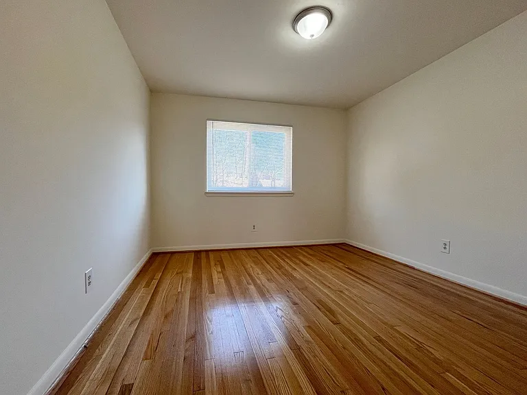 HIckory Heights Apartments — Photo 26