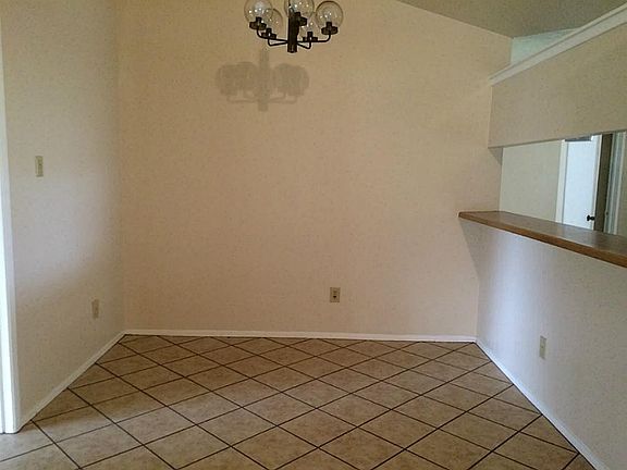 4th image of 2422 Buttonhill Dr