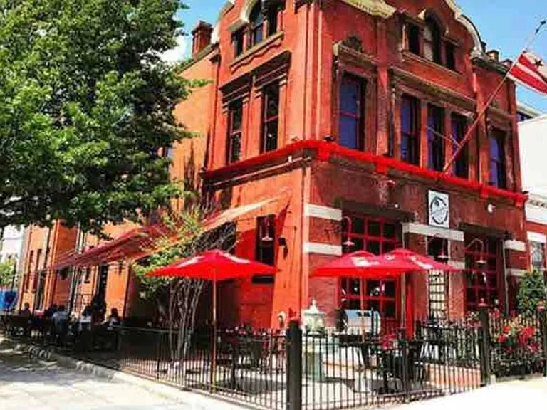 37 R St NW — Photo 24