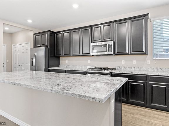 3rd image of 6934 Denio Island St