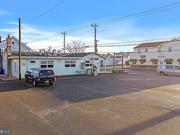 3rd image of 1709 N Long Beach Blvd