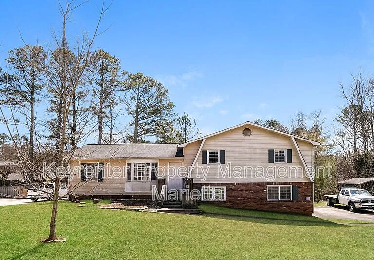 480 Debra Dr — Photo 2