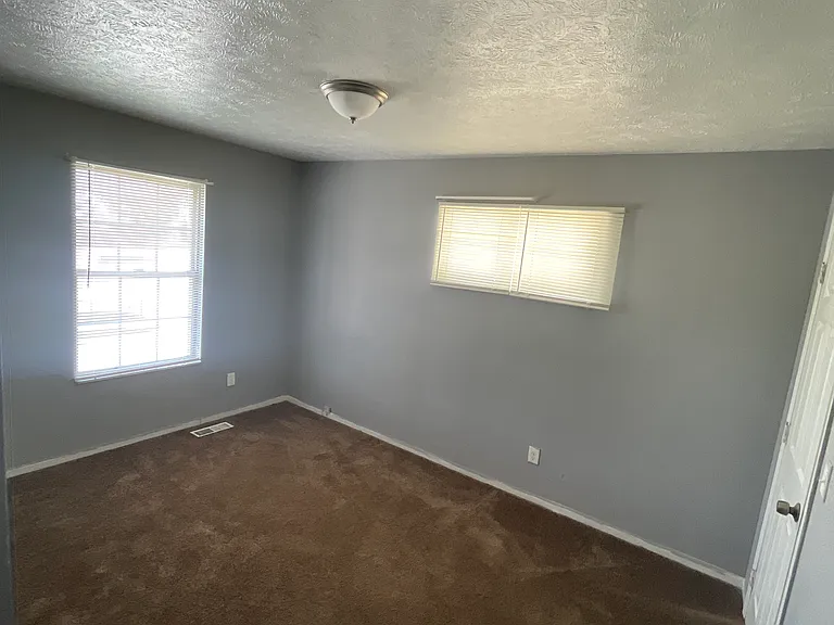 12500 Woodside Ave — Photo 28
