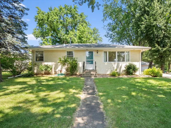 1466 16th St NW, New Brighton, MN 55112