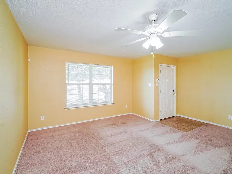 8007 Heights Valley — Photo 2