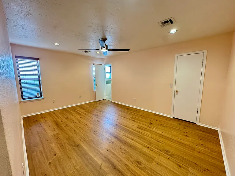 1500 Vulcan Cir — Photo 4