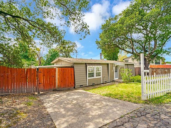 3rd image of 680 Plum Drive