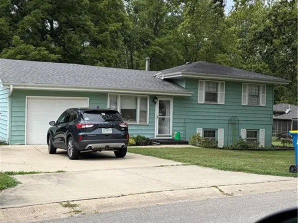 S Main St, Liberty, MO 64068