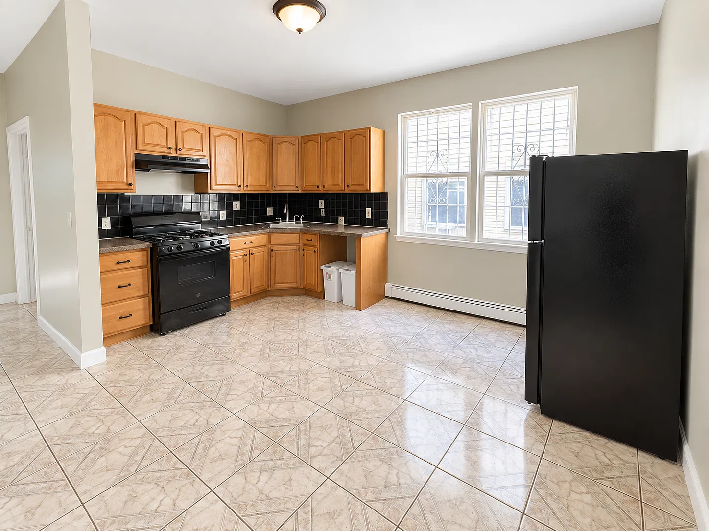 2 bed, 1000 sqft, $1,845 — Photo 2