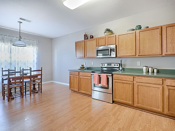 5th image of 13710 Fairplains Ct