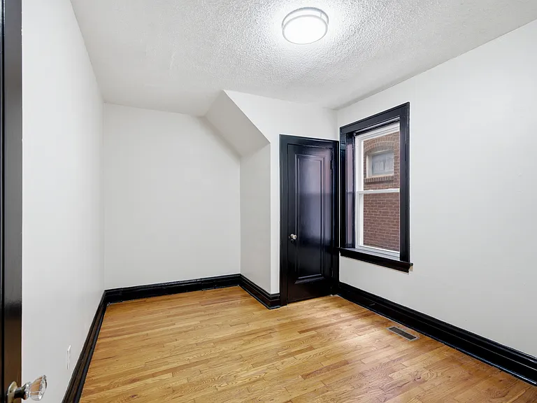 5055 Lindenwood Ave #1F — Photo 22