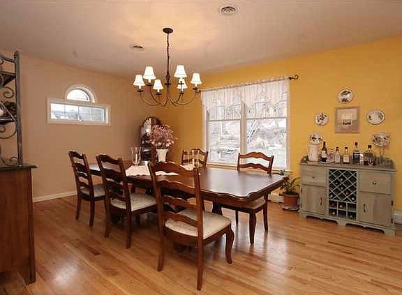 5th image of 6 Delongis Ct