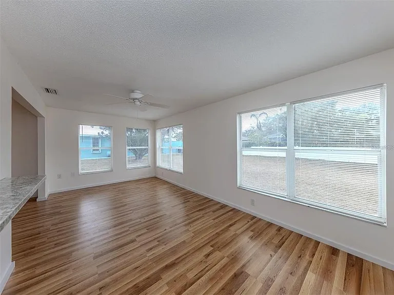 1215 Mango Ave — Photo 29
