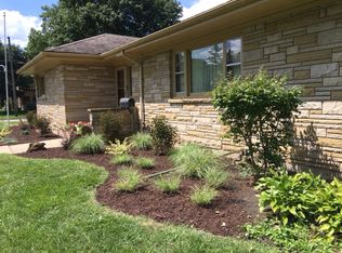 1219 W Downer Pl, Aurora, IL 60506