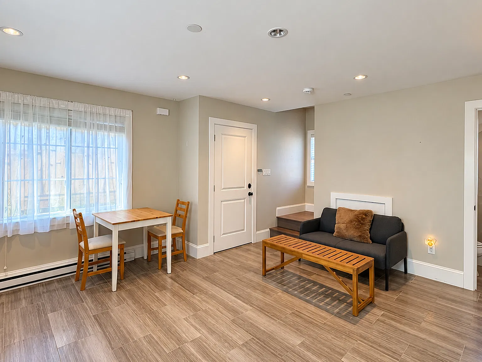 1 bed, 1.5 bath, 550 sqft, $2,299 — Photo 3