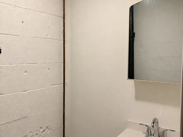 4821 Williston St — Photo 8