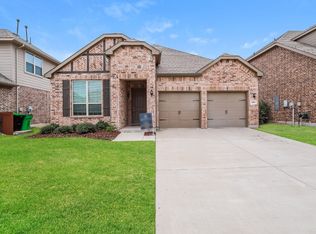 1808 Outpost Creek Ln, Roanoke, TX 76227