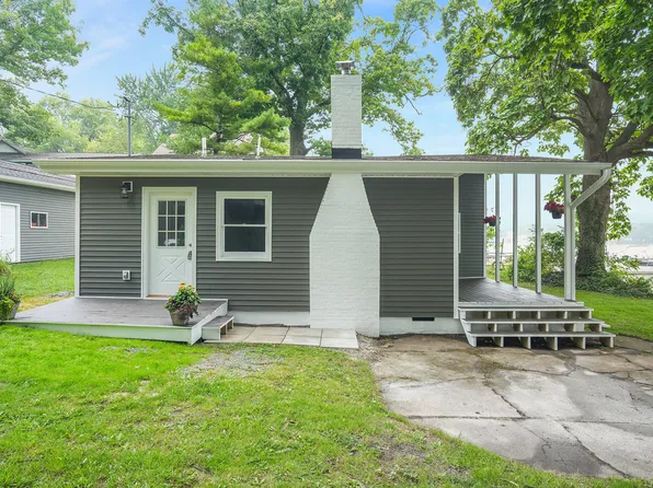 101 Warbler Dr, Sparta, MI 49345