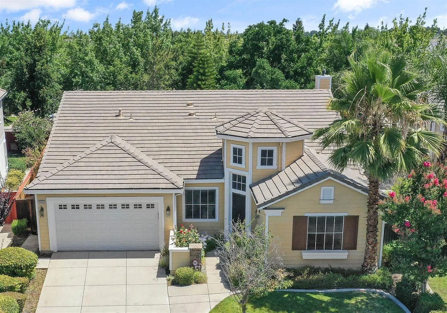 2426 Lighthouse Cir photo 1