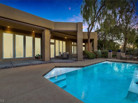 3rd image of 8109 Via Del Cerro Ct