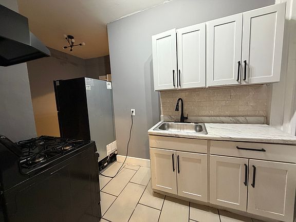 3rd image of 717 Arlington Ave APT 2A