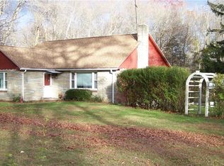 3 Balcom Rd, Foster, RI 02825