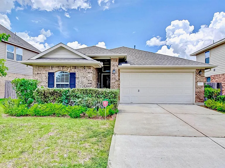 18802 Majestic Vista Ln — Photo 2
