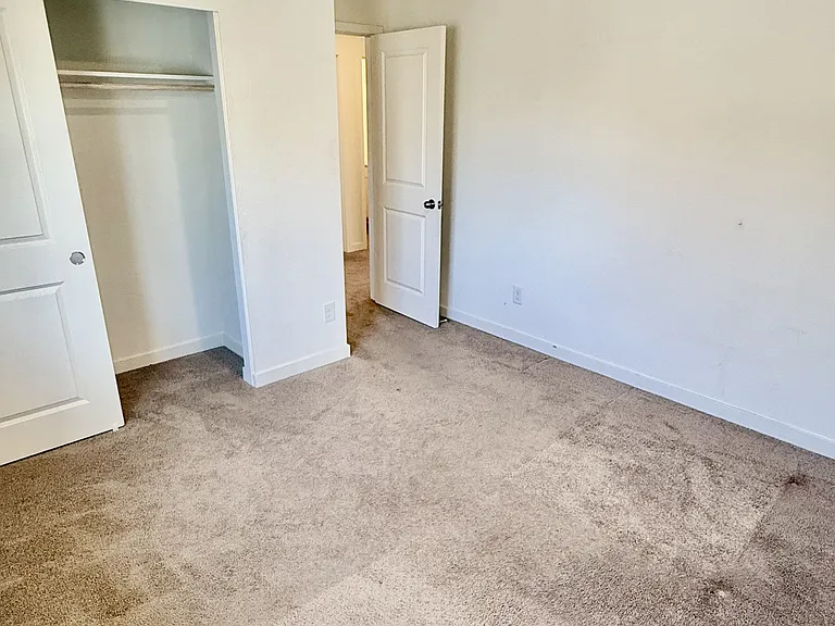 975 Franklin St — Photo 31