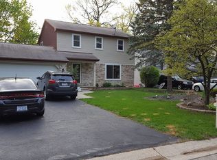 1590 Chanticlair Cir, Wixom, MI