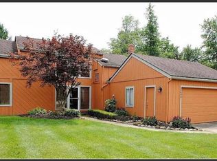 31400 Elm Hill Dr, Solon, OH 44139