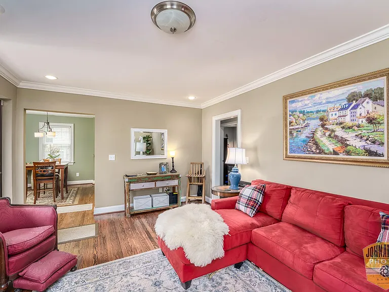528 Rosedale Ave — Photo 4