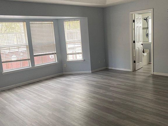 5th image of 11257 JUSTIN OAKS Drive N