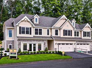27 Ordelia Ln, Round Lake, NY 12151