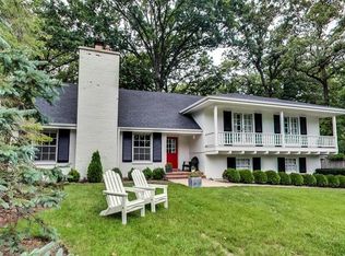 568 Timber Ln, Lake Forest, IL 60045