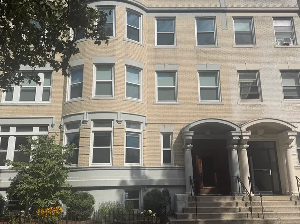 77 Park St, Brookline, MA