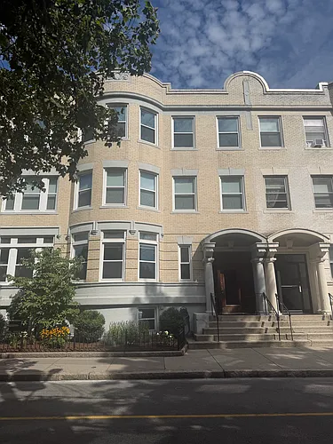 77 Park St #2 Photo 1