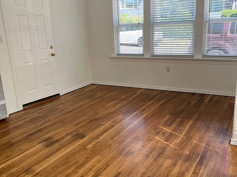 5318 NE Wistaria Dr — Photo 6