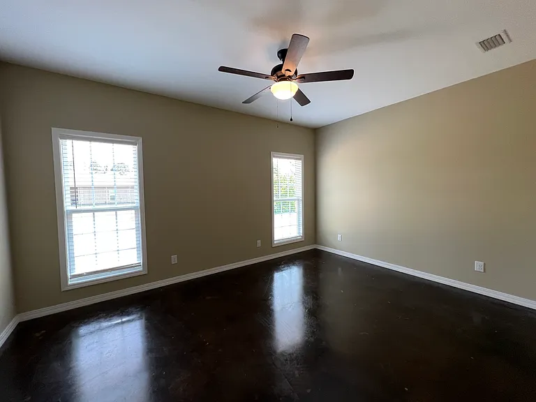 12914 Churchill Dr #B — Photo 11