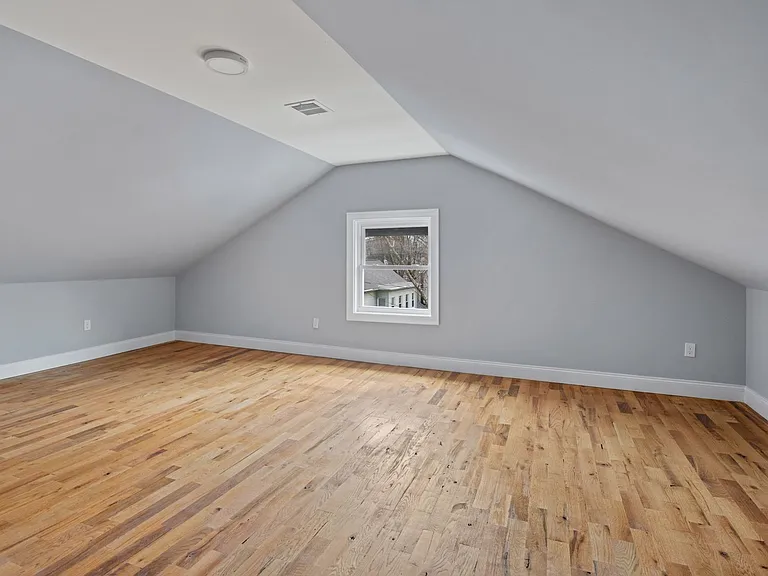 90 Nicoll St. — Photo 30