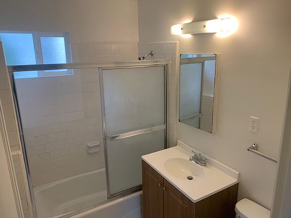 5th image of 1223 E Dakota Ave