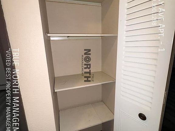 4th image of 404 McKay Ave S #1