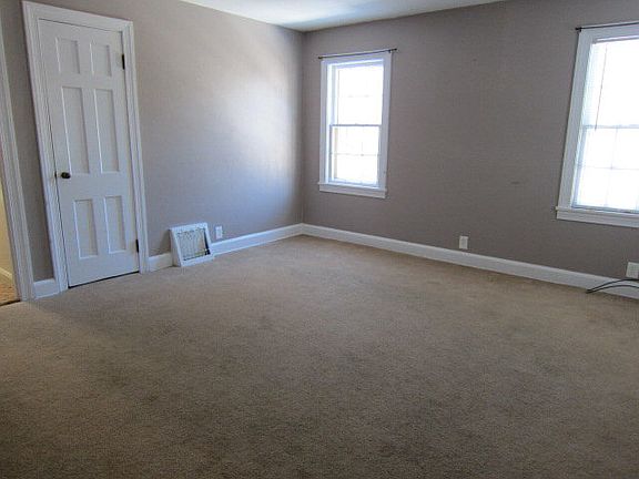 3rd image of 645 W Walnut St